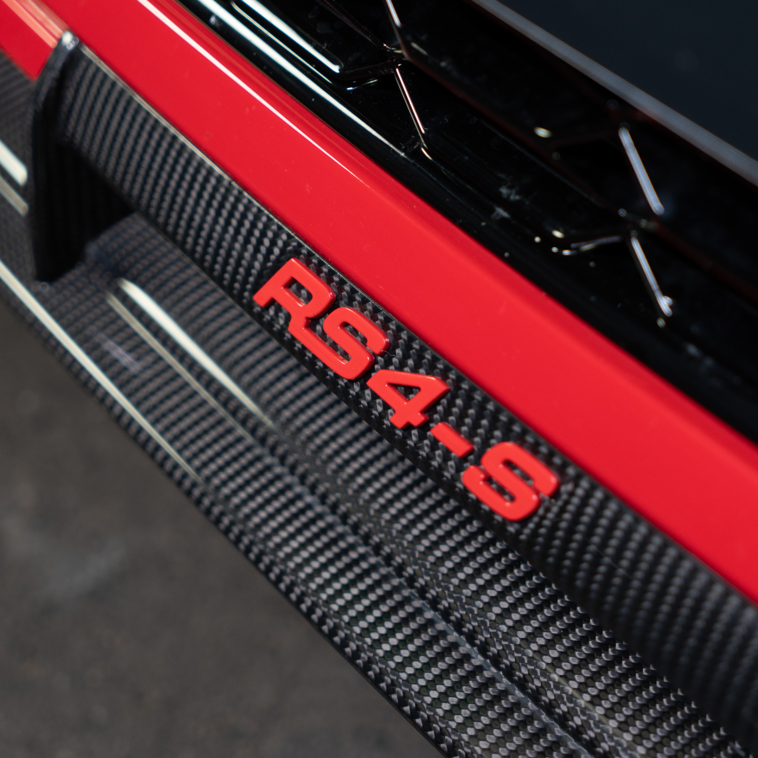 Close-up of front lip 
