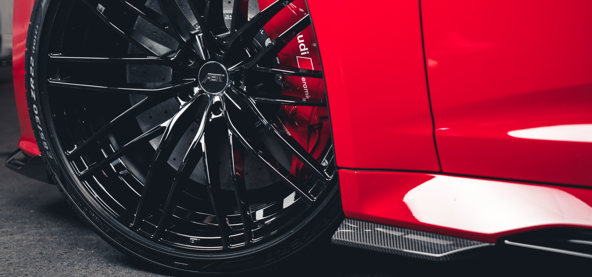 Close-up of rim 